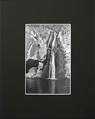 Ivory Black with White Core Bainbridge Archival Mat